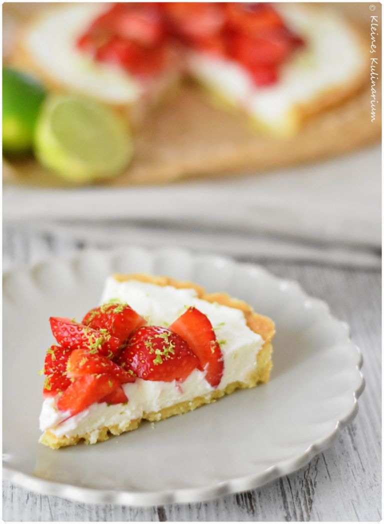 Erdbeertarte mit Limette und Knusperboden - Kleines Kulinarium