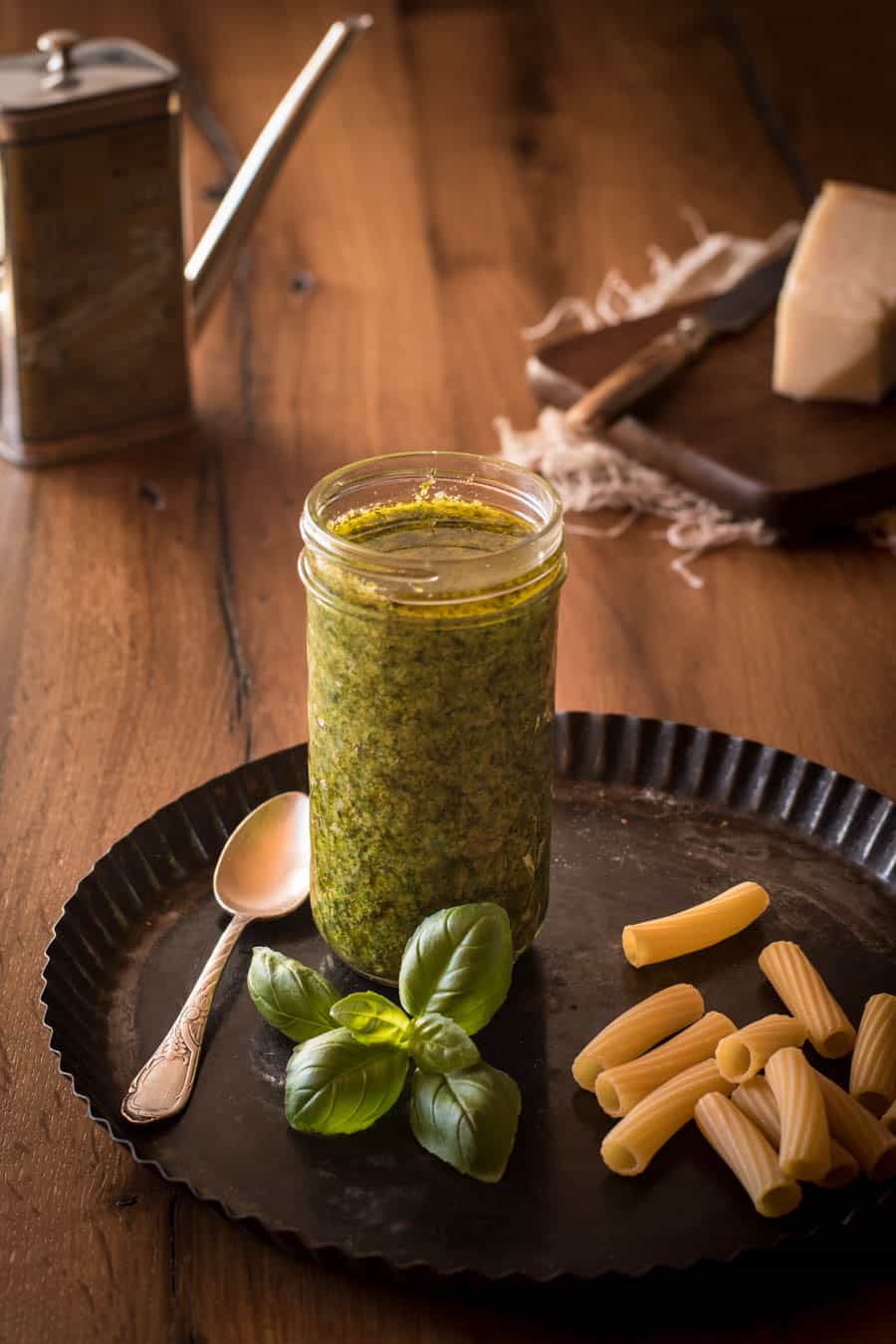 Basilikumpesto Pesto alla Genovese - Kleines Kulinarium