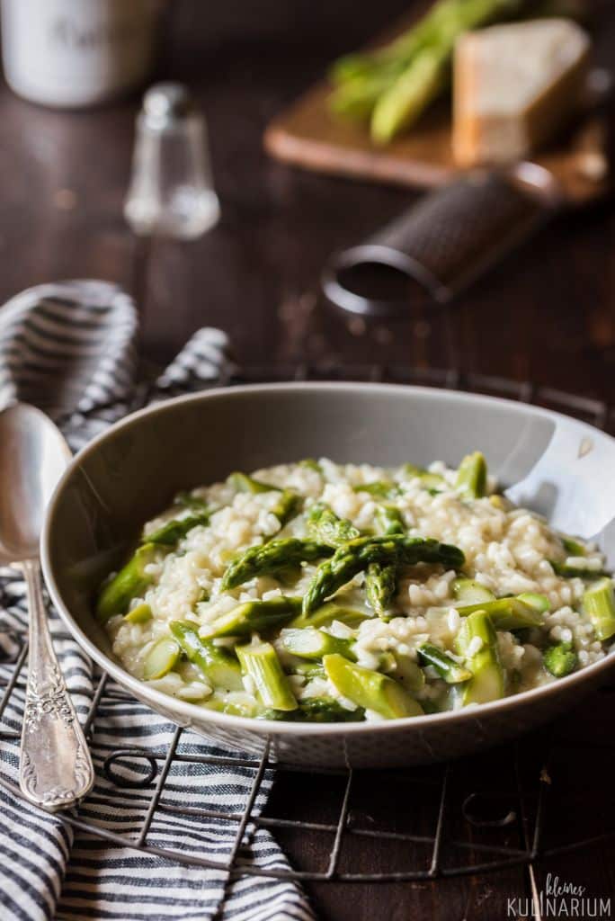 Spargelrisotto Risotto mit grünem Spargel - Kleines Kulinarium