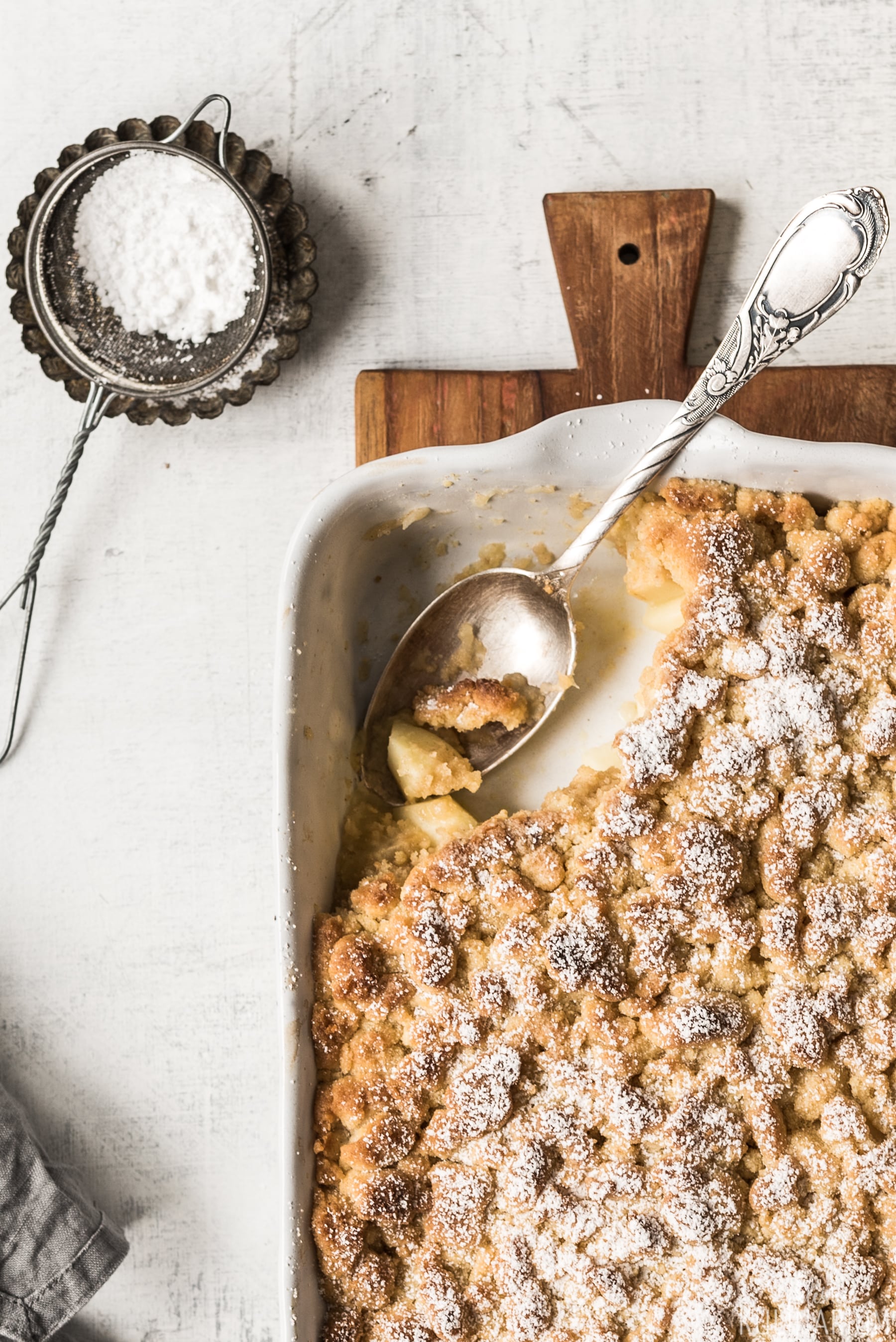 Apple Crumble mit Zimtstreuseln und Vanillesauce - Kleines Kulinarium