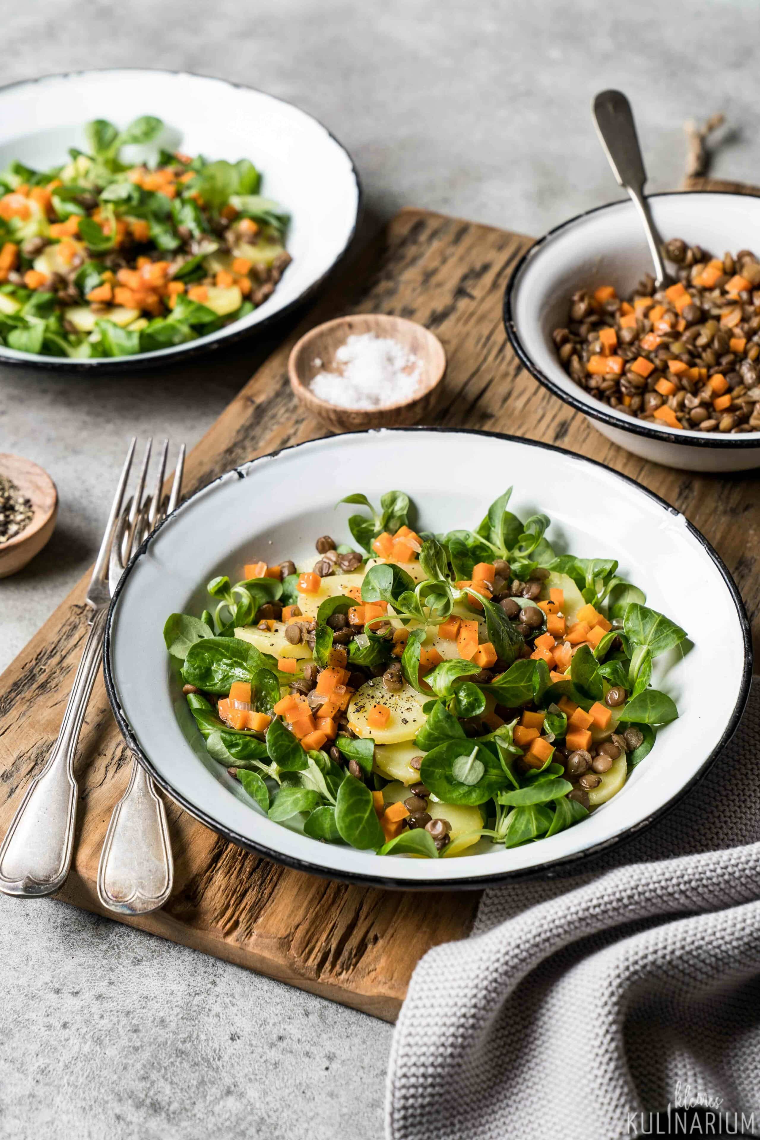 Kartoffelsalat mit Linsen, Karotte und Feldsalat - Kleines Kulinarium