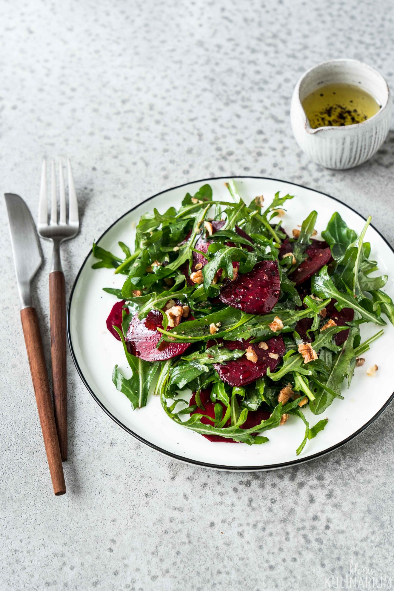 Rote-Bete-Rucola-Salat mit Walnüssen - Kleines Kulinarium