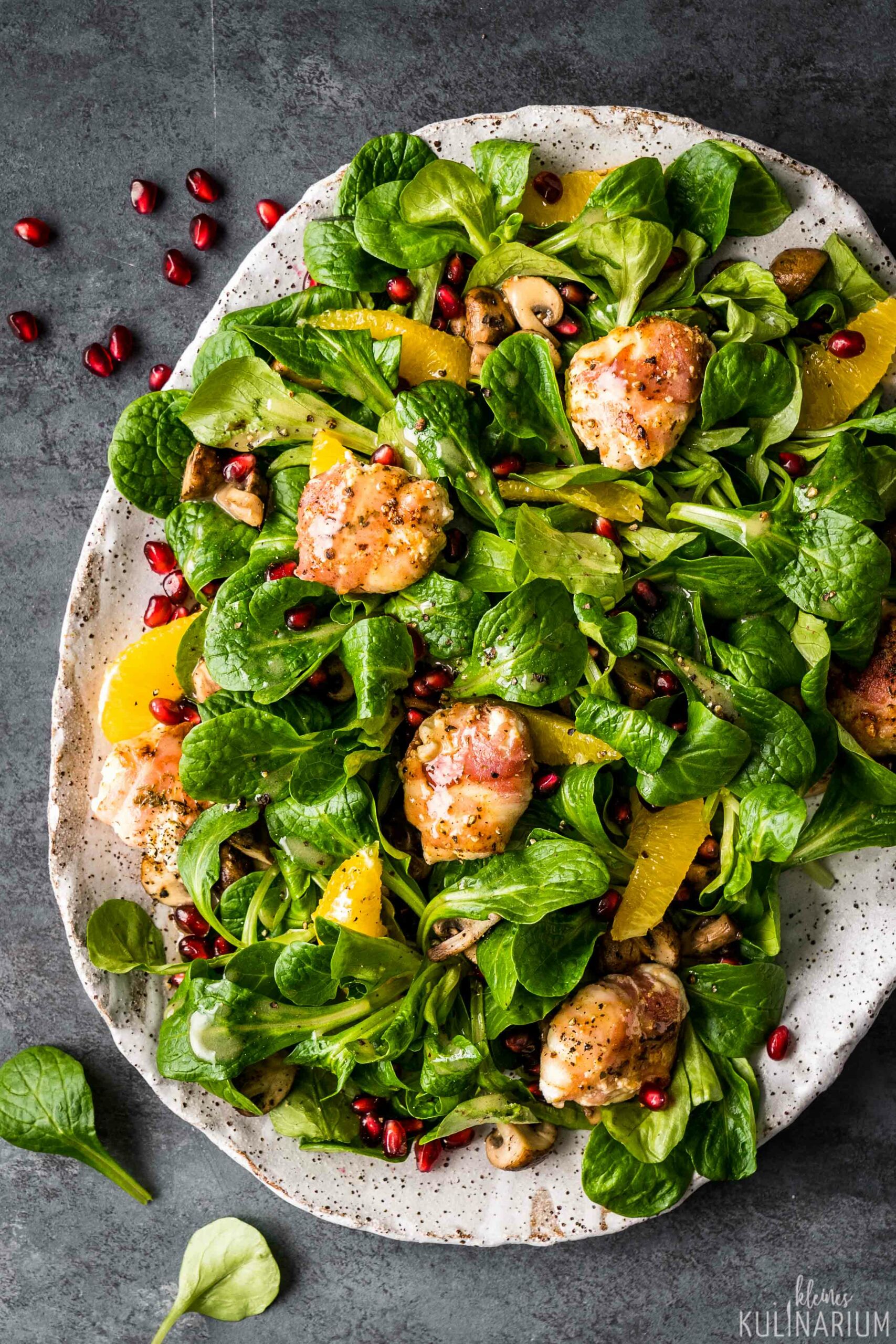 Feldsalat mit Ziegenkäse im Speckmantel - Kleines Kulinarium