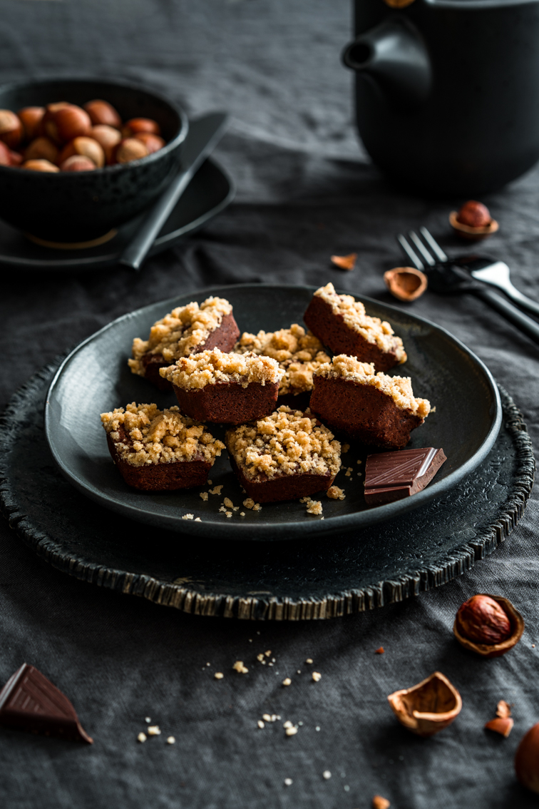 Haselnuss-Brownie-Konfekt mit Zimtstreuseln